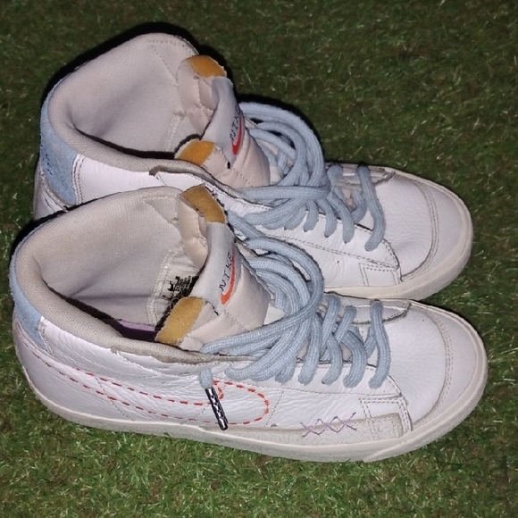 (EUC) NIKE® Blazer Mid '77 Women's Shoe - Size 6 - Picture 4 of 8